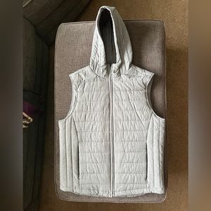 Perry Ellis light grey hooded quilted vest, size L (Men’s)